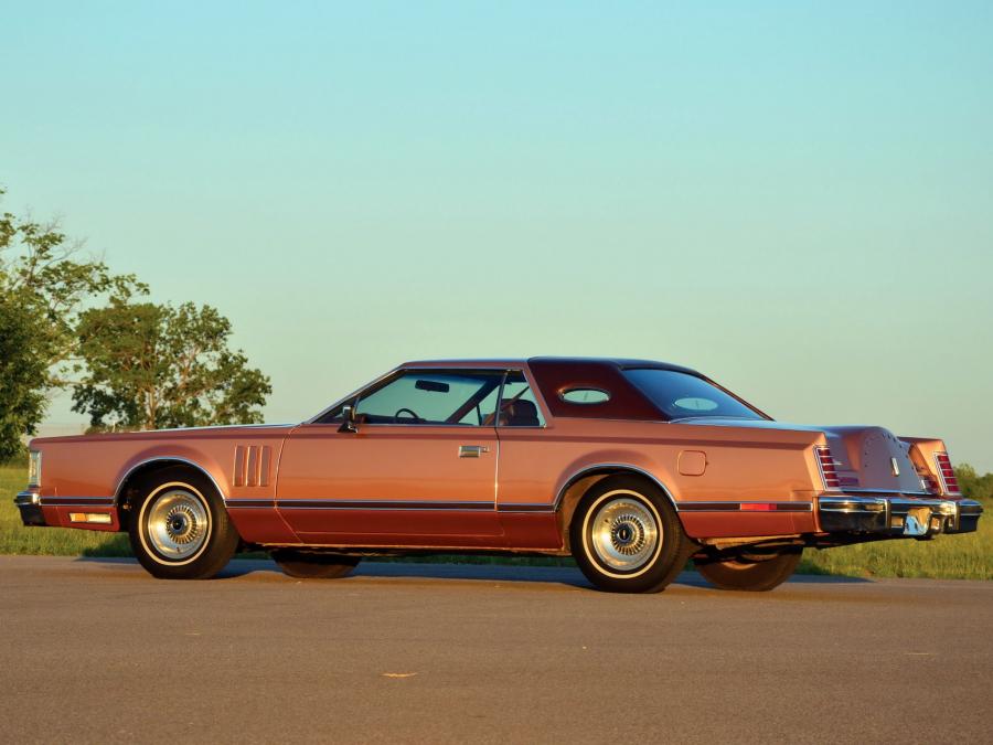  Lincoln Continental Mark V 1977 года  (фото 9 из 16)